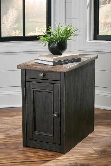 Tyler Creek End Table Set