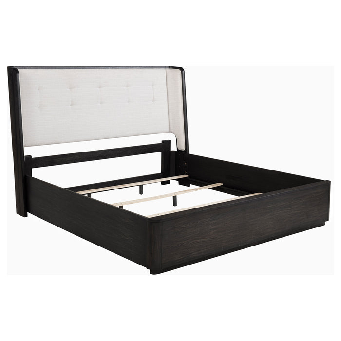 Leandro Wingback Bed