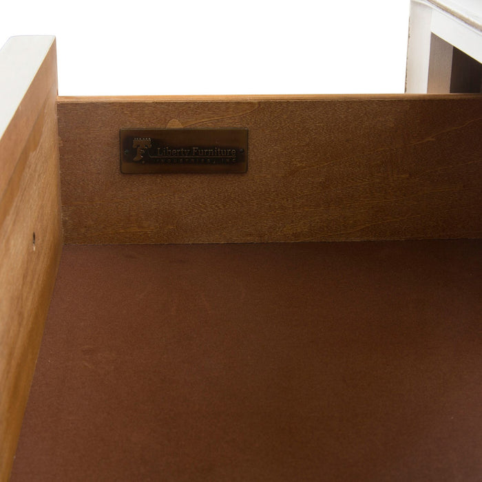 Magnolia Manor 5 Drawer Chest