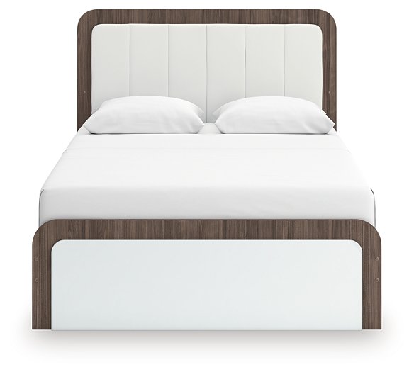 Kendanport Upholstered Bed